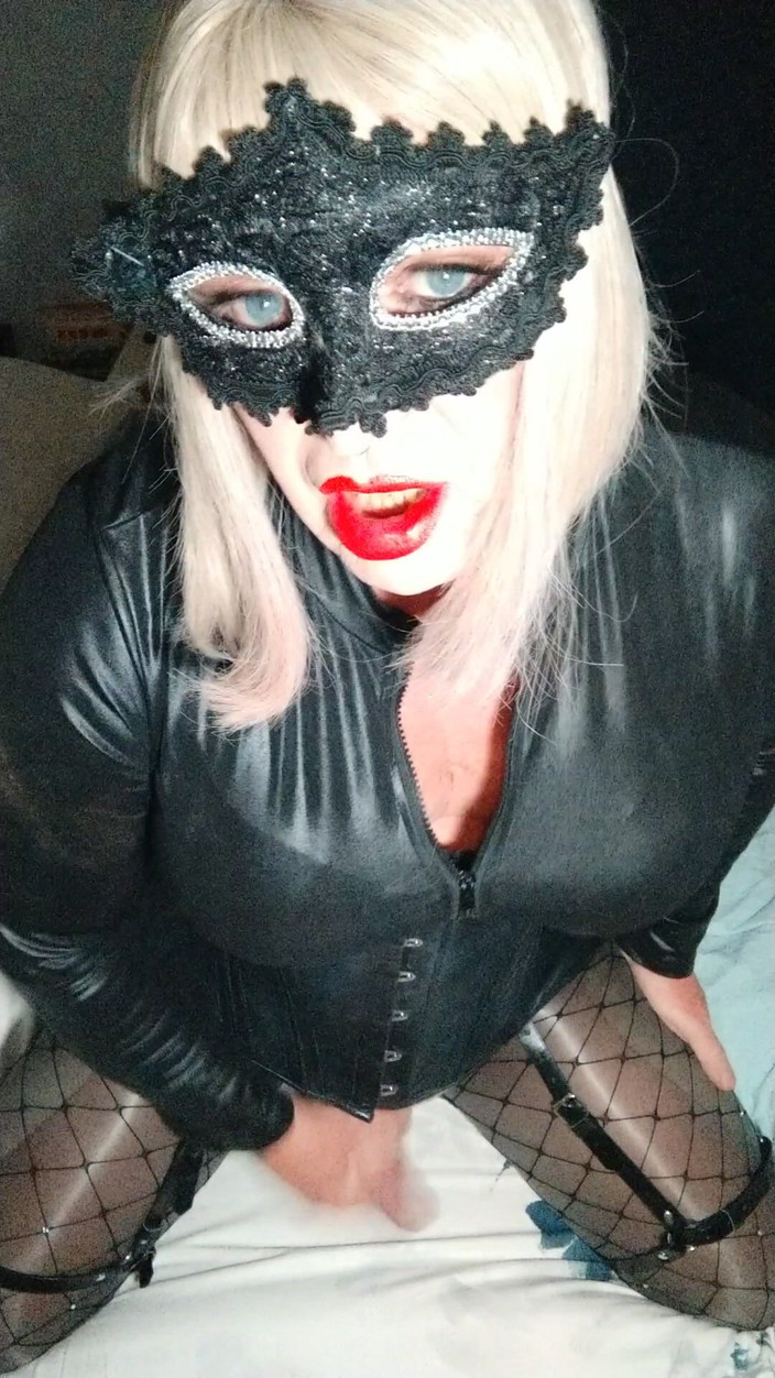 Emma Browne: Emmas catsuit travestito