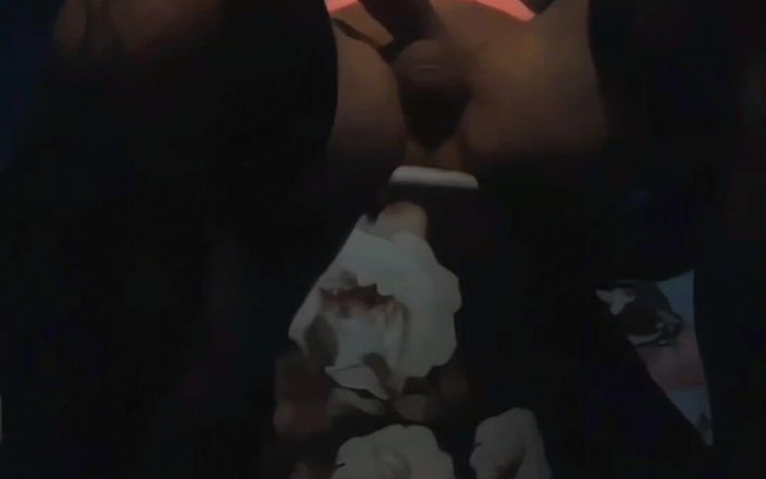 Lizzaal ZZ: Камшот, снятый на видео с ракурса пола