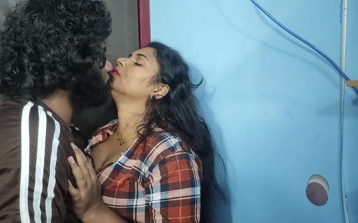 Vaigavarun45: Aksi hot adik tiri india dengan kaos dan celana jins...