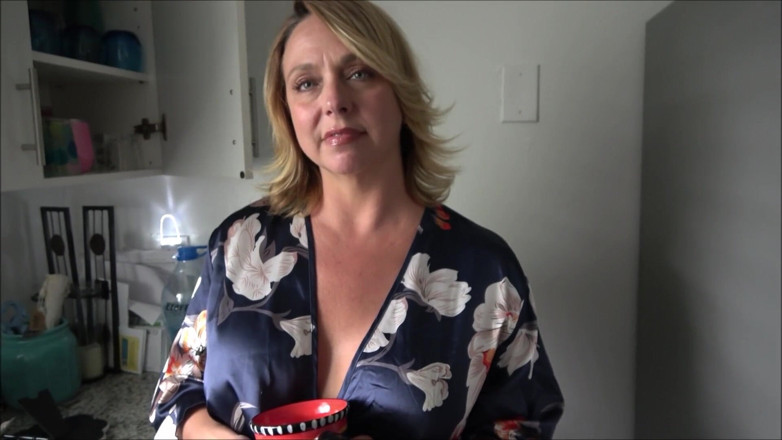 Alex Adams: The Girlfriend Accident - Brianna Beach - Mom Comes First