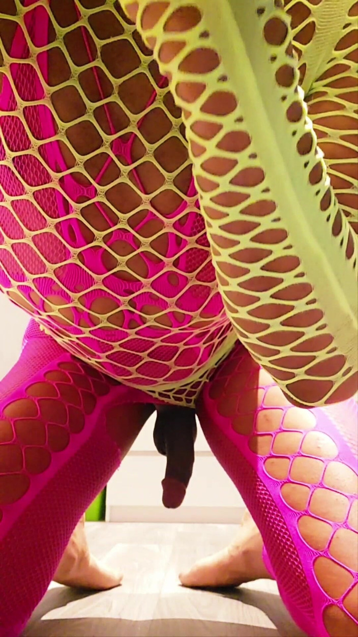 Milah CrossxxX: Я подчиняюсь приказам моей госпожи, как раком и скачу на моем дилдо