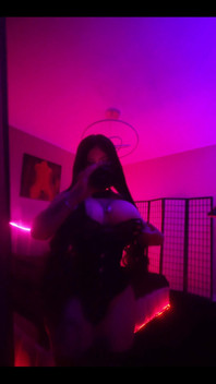 Korset ini membuatku merasa seperti itu.