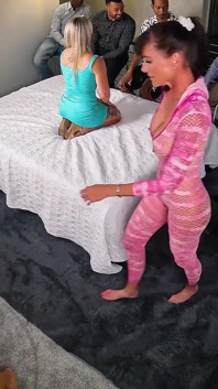 Bastidores com hotwife orgia gangbang