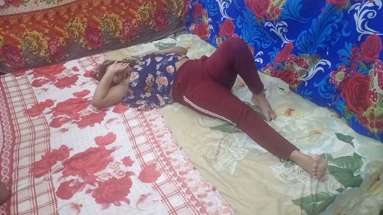 Sarika Vikki: Indian Teen Sarika Steamy Desi Couple Hot Sex