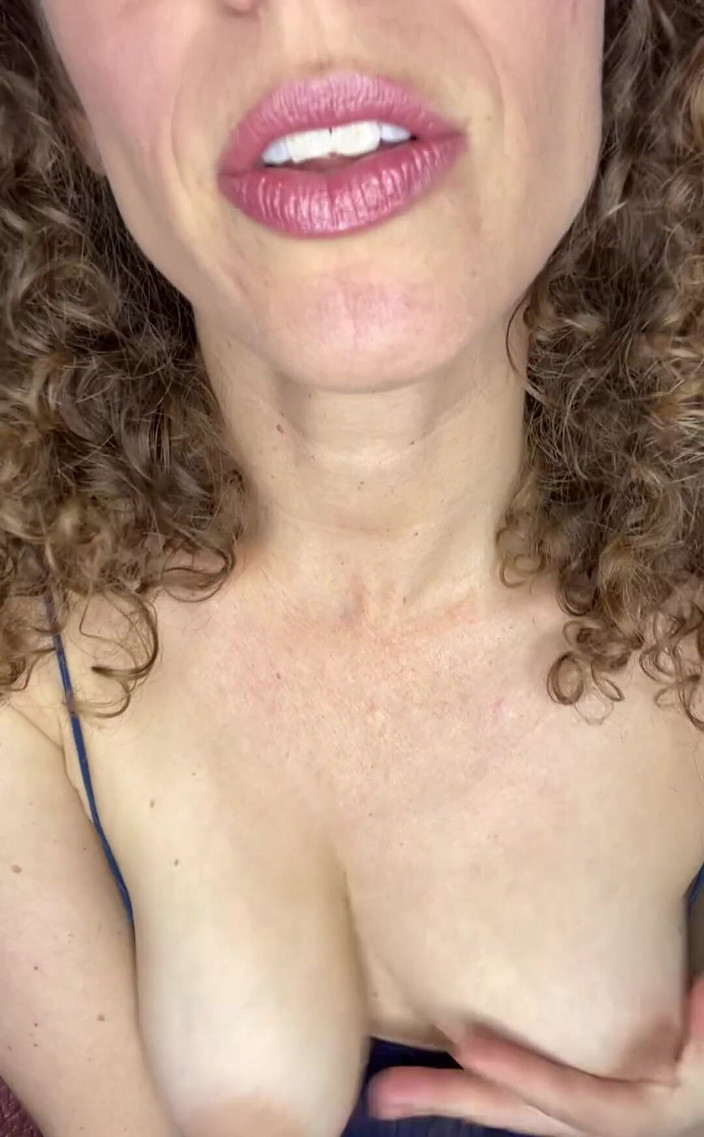 VibeWithMommy: Mama vitregă Joi! Am nevoie de tine.. Am nevoie să-mi...