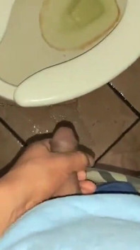 Ich will deiner muschi ein heißes pissen und ein intensives abspritzen