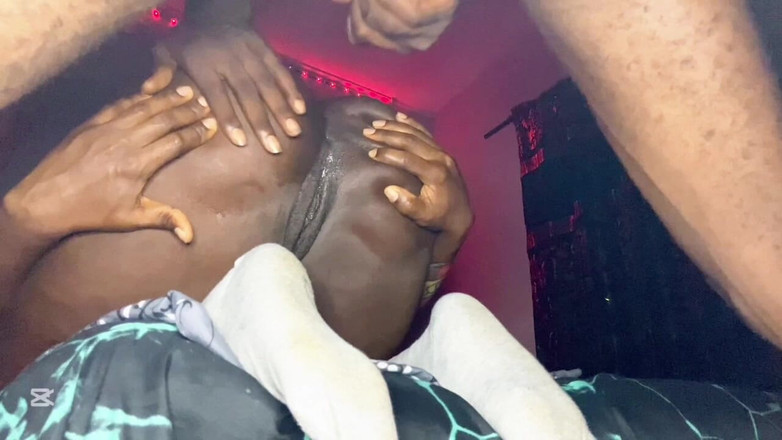 Nastyblackmama: Mon demi-frère m’a gorge profonde après que j’ai découvert qu’il était...