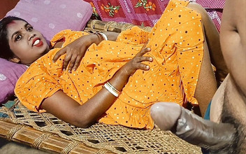 Somausha: बांग्लादेशी हॉट गृहिणी की अपने पति के साथ जोरदार चुदाई