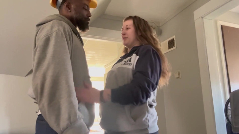 Thekookiejar: Une femme au foyer solitaire se fait baiser par un...