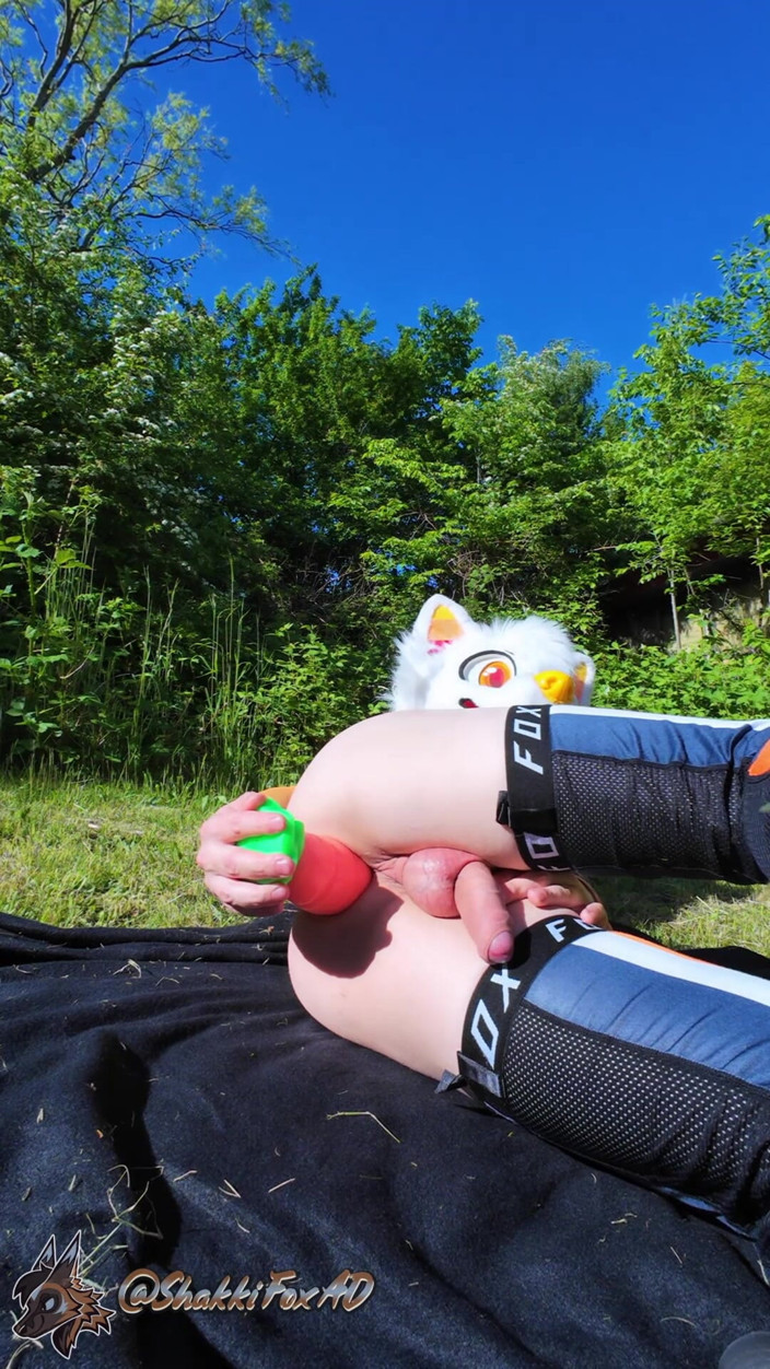 ShakkiFoxAD: Twink använder morot i röpan