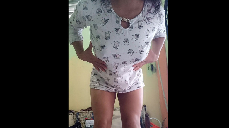 Martin13: 이웃이 와서 섹스를 하기 위해 집 안을 돌아다니는 외로운 미시 여자