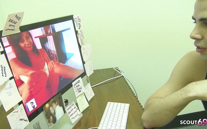 Full porn collection: Bruder erwischte zierliche stiefschweder bei webcam-sexting und verführt beim fick