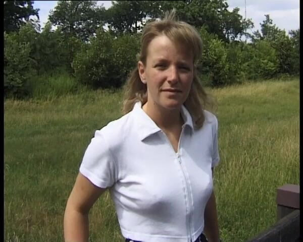 YOUR FIRST PORN: Maria wil in beide gaten