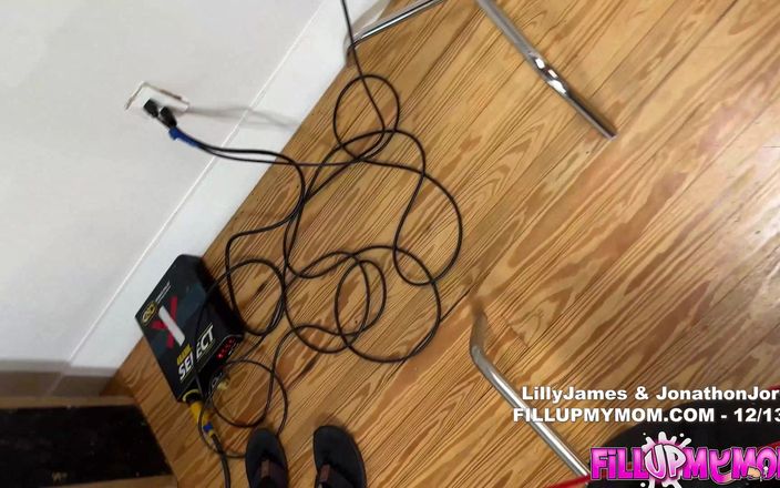 Fill Up My Stepmom: Bts - ihmal edilen üvey anne anal dölleniyor