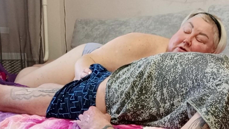 Zona901: Ejacularea adâncă în gura unui vecin este o plăcere