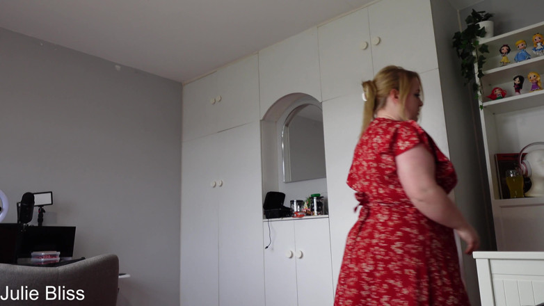 Julie_Bliss: Uriașă medie se micșorează și vores anal - fiul vitreg