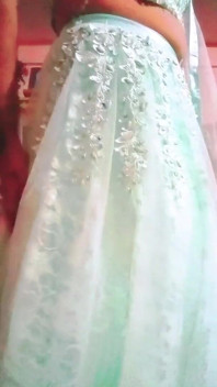 กะเทยอินเดียนข้ามเพศ Gaurisissy รู้สึกเงี่ยนในชุดเลฮันก้าสีน้ำเงิน