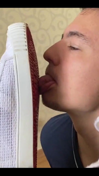여신 키파는 숭배하는 것을 좋아합니다.