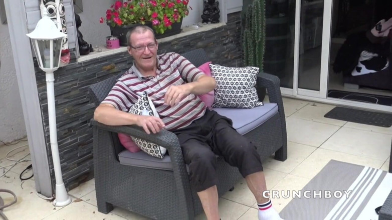 Kinky Bareback Boys: Zneužitý Enzo Rimneez surový venku od Hidžára Hierro