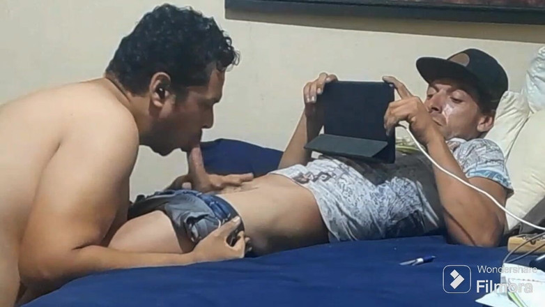 Tetto Michel: 내 이웃의 이성애자가 또 나를 찾아왔어