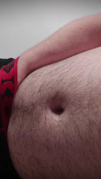 Première vidéo - un homme timide s’amuse et se caresse au hasard sans éjaculation
