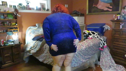 BBW nurse Vicki adventures with friends: Experimentando vestidos novos que vieram pelo correio para fazer vídeos...