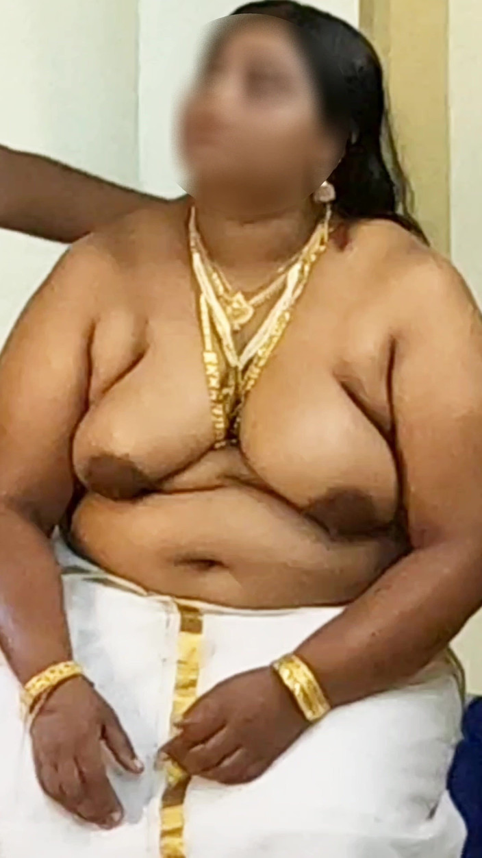 Anne Ipe: Indianka w tradycyjnej sukience, sesja zdjęciowa topless w biżuterii