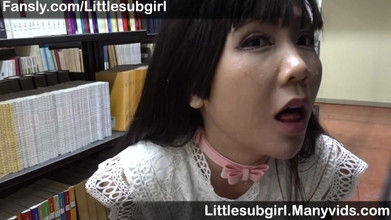 Littlesubgirl: Awek Asia seksi mengongkek pepeknya di perpustakaan awam!