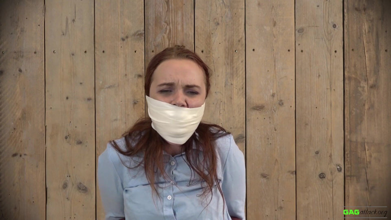 Gag Attack: Roxy - băng microfoam bịt miệng