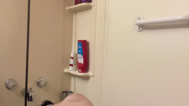 sweethanajapanese: Hana Waschen Ihre Haare in Der Badewanne so Sexy Arsch,...