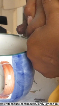 Tee Mit Milch Servieren