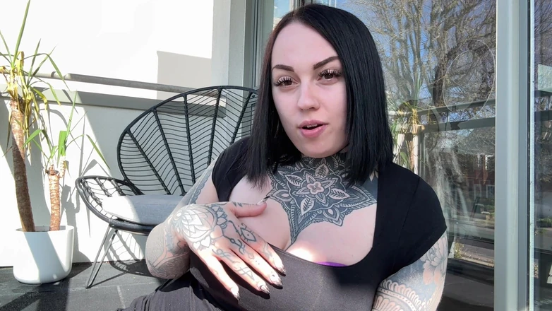 Miss Valentina: Perfect Tattooed Ass Worship