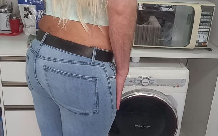 Sexy ass CDzinhafx: Pantat bahenolku di balik celana jins dengan tanlines