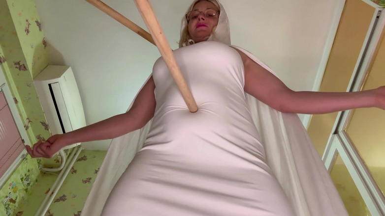 Putarankahotmilf: 女王被守护门和外星人性交，怀孕，出生外星人eg