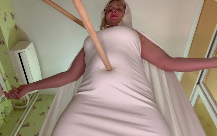 Putarankahotmilf: 女王被守护门和外星人性交，怀孕，出生外星人eg