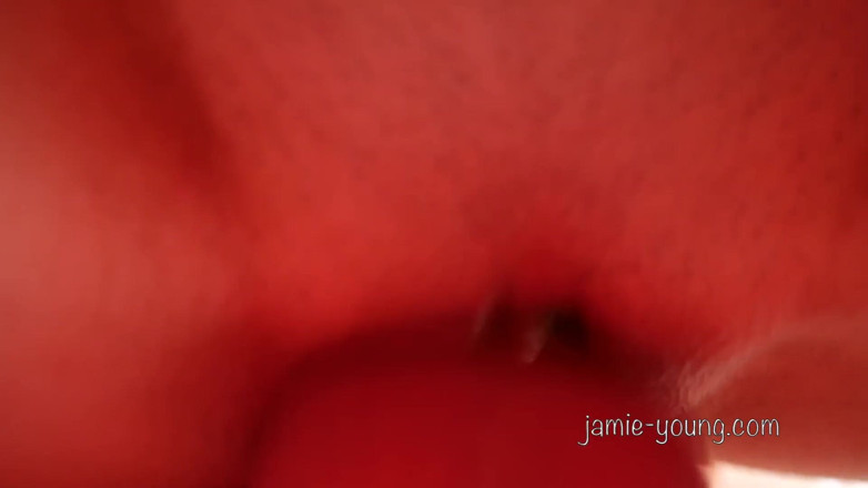 Jamie Young: Baisée dans plusieurs positions avec un facial