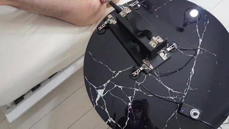 Mistressrola: Doyumsuz olduğu için onun için seks makinesi kullandım