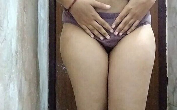 Riya Thakur: Sosok hot gadis desa india lagi asik seks anal