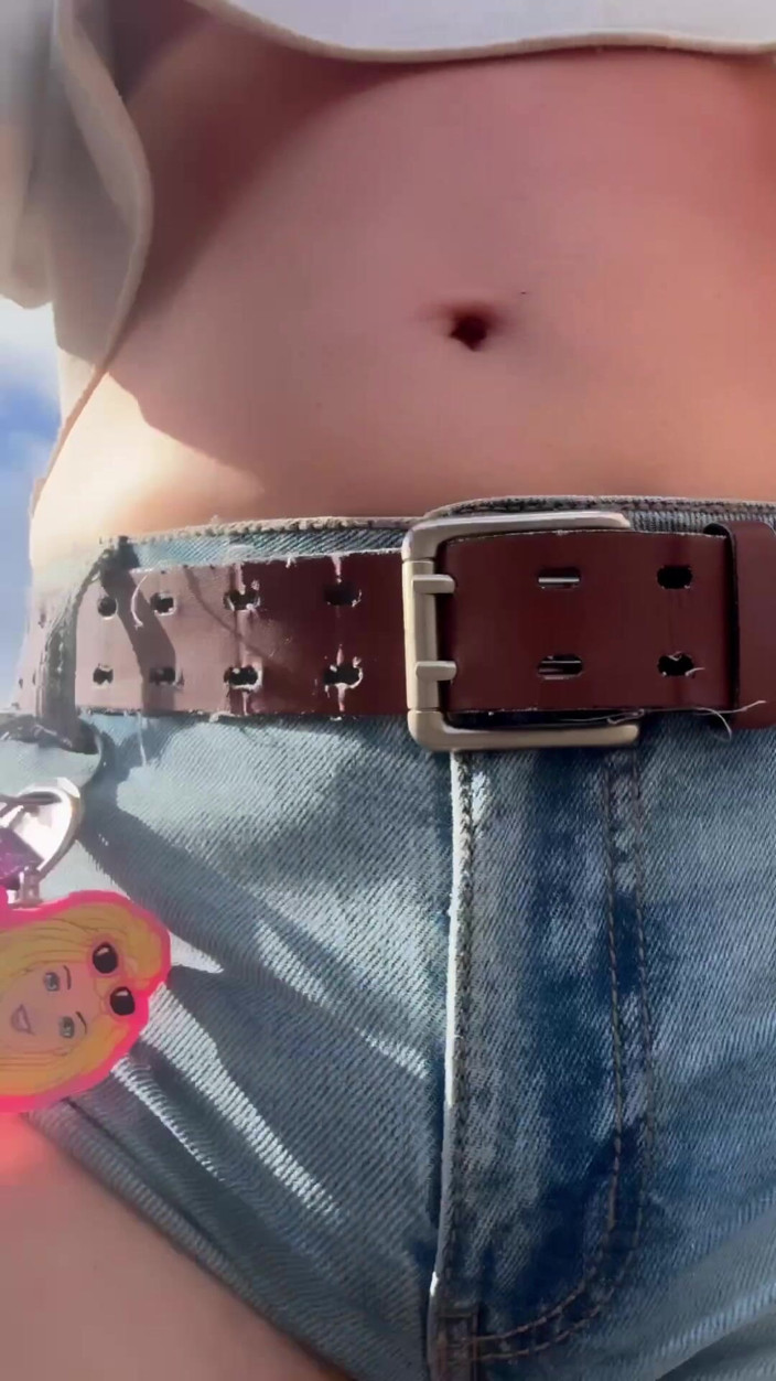 CindieLove: Slampiga korta shorts, sissy utomhus, mataffär