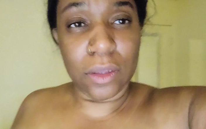 Josie4yourpleasure: 我得到了更多的棕褐色，终于摆脱了这种大流行的苍白，所以请享受我的胸部