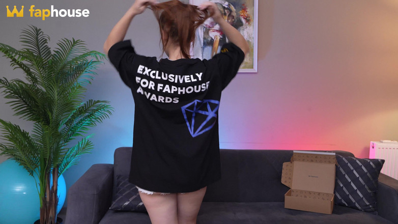 Nicole Murkovski: F@phouse Ödüllerinden bir hediye 2025 adaylığı "en ateşli grup seks sahnesi"
