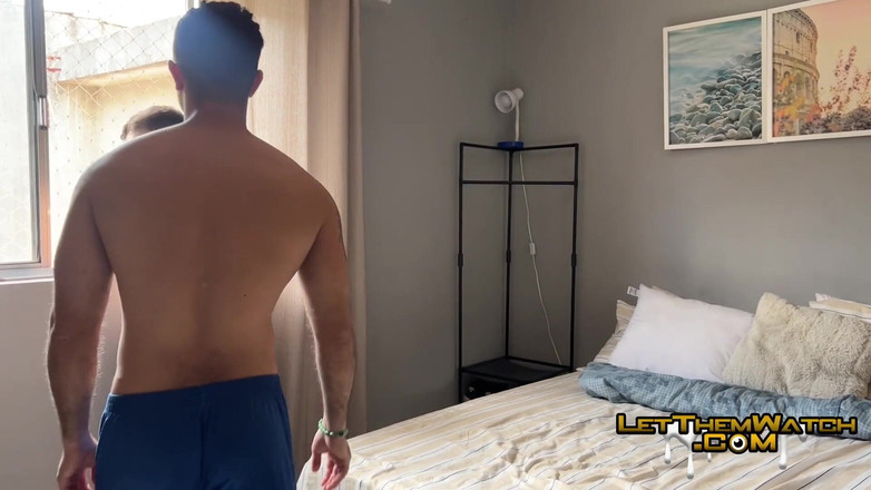 Let them watch: Un Grande Cazzo Superdotato Latino Muscoloso Scopato Senza Protezioni! Grandi...