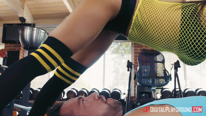 DigitalPlayground: Barbell Boobs