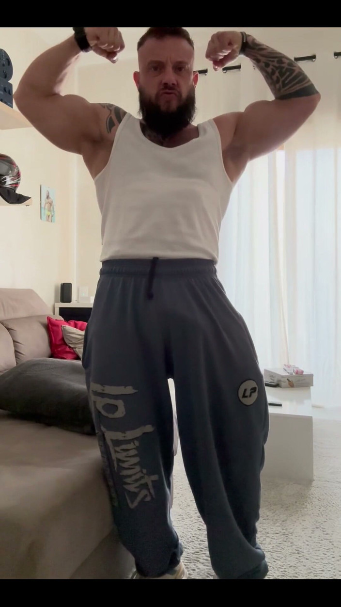 Nero Jack Hummer: Sweat balls, After workout…
