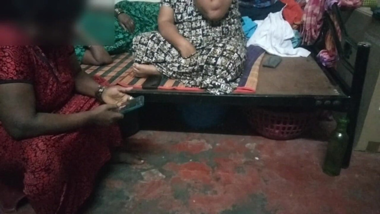 Tamil lesbian: Групові брудні розмови про відео та секс