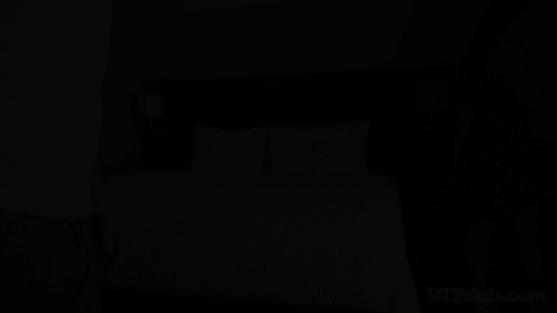 DTFSluts: Porrstjärna Dani Daniels knullad grovt i billigt hotell som en...