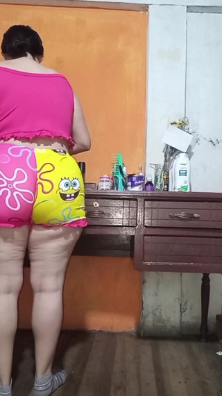 Perlasofia: Děvka mé nevlastní matky mě svádí a následuje mě