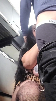 MILF montel matang menggoda orang muda, hanya peminat dalam ereksi perlahan
