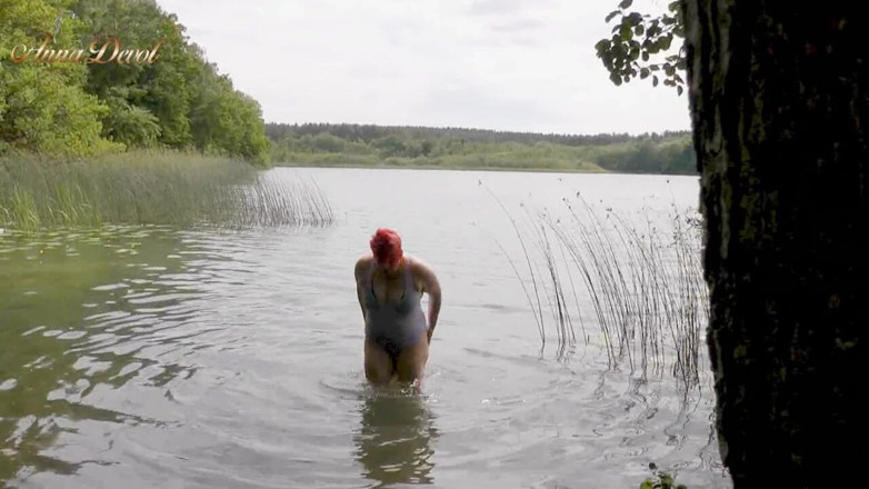 Anna Devot: Alone on the lake - First swim in the lake