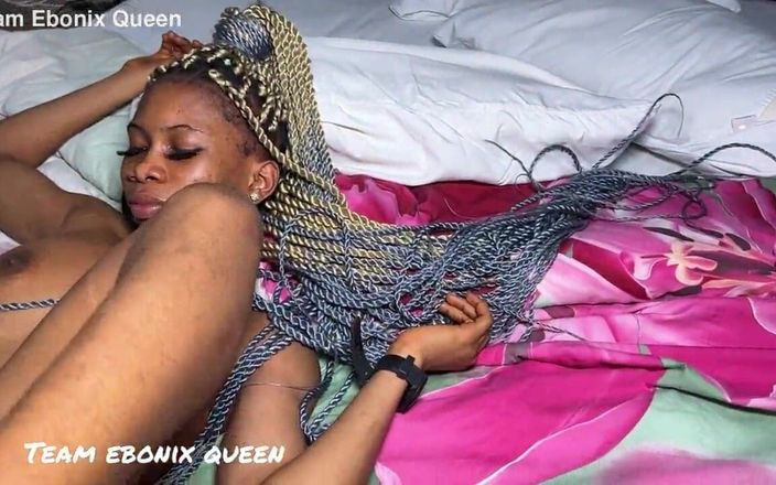 Team ebonix queen: दक्षिण अफ्रीका की सेक्सी हसीना जोश से चुदाई करती है